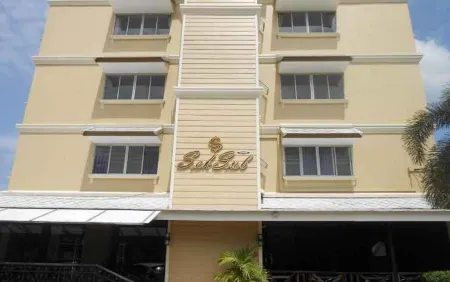 Seksub Place Отели рядом с достопримечательностью «Wihan Phra Mongkhon Bophit»