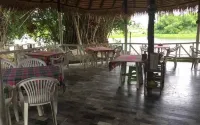 River Marina Resort فنادق في أوثاي ثاني