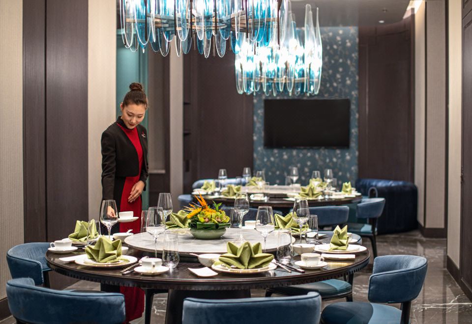 2. 크라운 플라자 ..