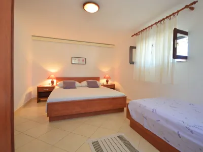 Rose Hotels in 