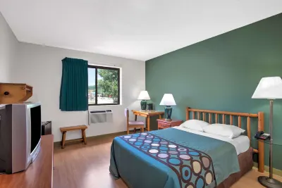 Super 8 by Wyndham Ticonderoga Hôtels à : Ticonderoga
