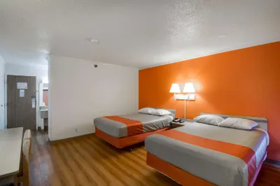 Motel 6 Waukegan, IL Các khách sạn ở Gurnee