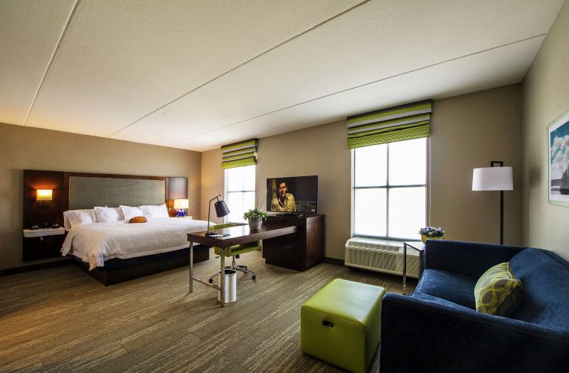 Hampton Inn & Suites Foxborough -Mansfield