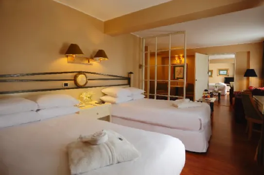 Suites del Bosque Hotel