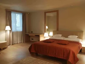 Roset Hotel & Residence