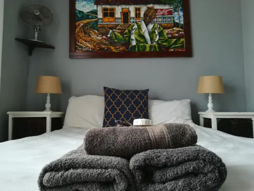 Saltycrax Backpackers Hotels in Bloubergstrand