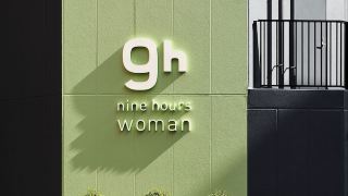 nine-hours-woman-shinjuku