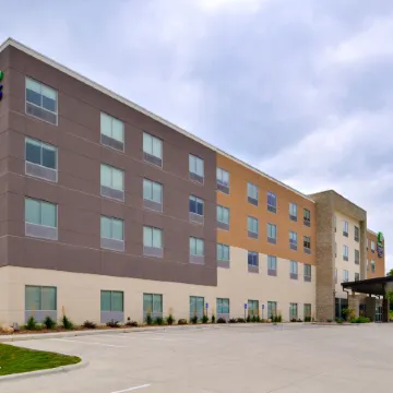 Holiday Inn Express & Suites OTTUMWA by IHG