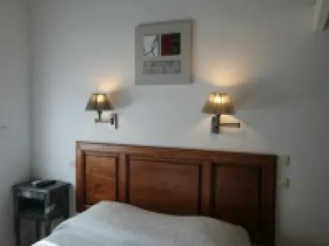 Hotel le 5 Hotels in Martigues