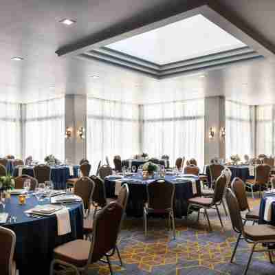 Visalia Marriott at the Convention Center Dining/Meeting Rooms