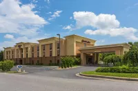 Hampton Inn Lewisburg Отели в г. Уайт Салфер Спрингс