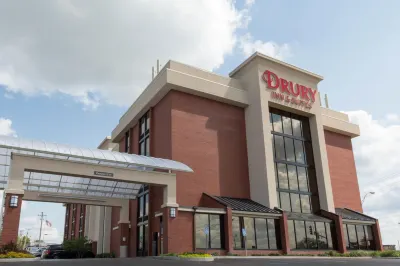 Drury Inn & Suites Columbia Stadium Boulevard Hotel dekat Kimball Ballroom