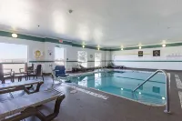 Spark by Hilton El Paso University - Pools