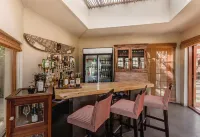 Singa Lodge - Lion Roars Hotels & Lodges - Bares