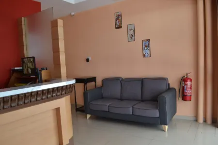 Hotel O Puteri Miqaila Отели в г. Сери-Искандар