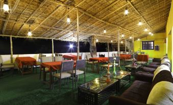 Hotel Kausani Retreat - Housity