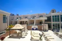 Flamingo Suites Boutique Hotel - Airport Shuttle