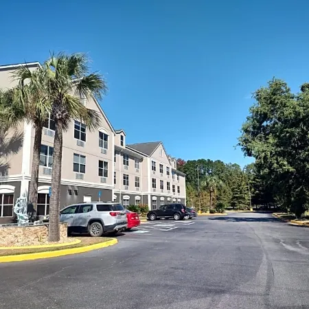 Country Inn & Suites by Radisson, Hinesville, GA