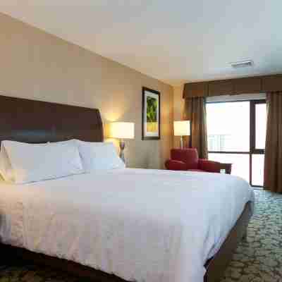 Hilton Garden Inn Burlington-Downtown Rooms