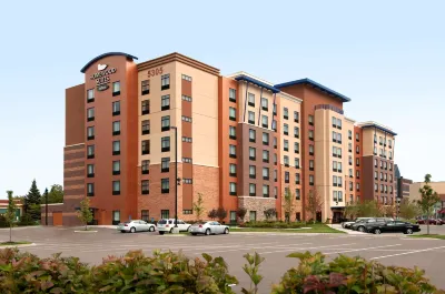 Homewood Suites by Hilton-明尼阿波利斯-聖路易斯公園@西區 Golden Valley Historical Society Museum附近的飯店