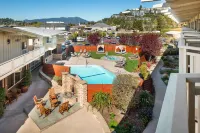 The Lodge at Tiburon - Pools