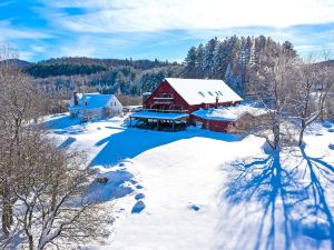 Mountain Meadows Lodge