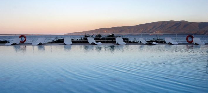 Kalamaki Beach Resort Hotele w: Corinthia
