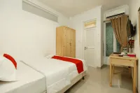 RedDoorz Syariah Plus Near Pancoran 2
