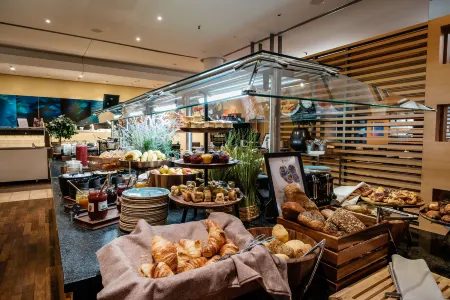 Radisson Blu Hotel, Hannover Отели в г. Ганновер