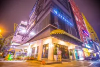 Manhattan Business Hotel Damansara Perdana Hotels near Glad Tidings Assembly Sri Damansara