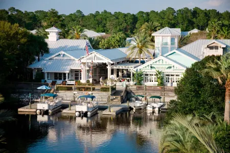 Disney's Old Key West Resort Отели рядом с достопримечательностью «Characters in Flight»