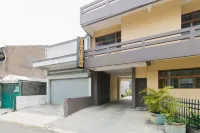 RedDoorz Near Alun Alun Cianjur Hotels in Karangtengah