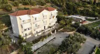 Oskars Studios & Apartments Hotel di Argostolion