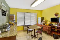 Days Inn by Wyndham Conover-Hickory - Breakfast