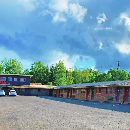 Indianhead Ironwood Hotel