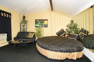 Motel Iberville Hotels near Woodlot City Hall - Golf Practice Areas