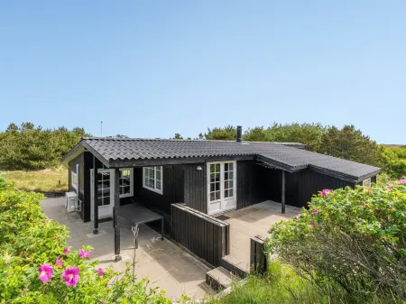 "Stefana" - 200m from the Sea Отели в г. Фанё