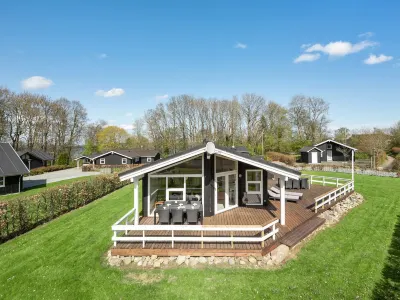 "Enja" - 150m from the Sea