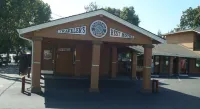 Traveler's Rest Motel Hotel dekat San Jose Trolley Barn