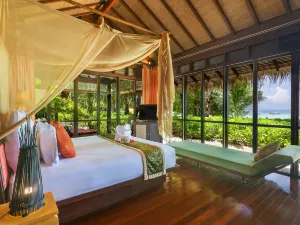 Outrigger Phi Phi Island Resort