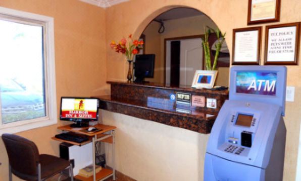 Harbor Inn & Suites Oceanside