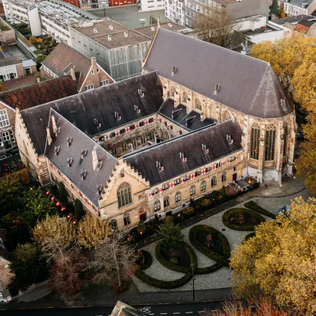 Kruisherenhotel Maastricht - Oostwegel Collection, Member of Design Hotels Отели рядом с достопримечательностью «Коммелквартир»