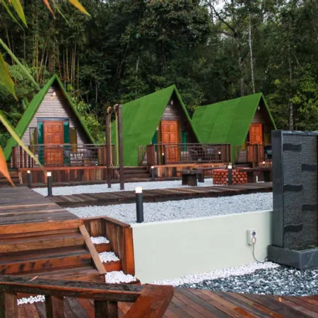 Rustcamps Glamping Resorts Отели в г. Бентонг