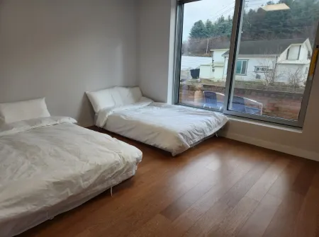 Daebudo Concert 374 Dokchae Pension Отели рядом с достопримечательностью «365 대부도 캠핑시티»