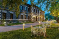 Hotel Katerina Sarayı 1877 Hotel dekat Sungudere Koyu Mosque