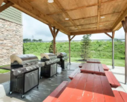 Suburban Studios Triadelphia - Wheeling at the Highlands