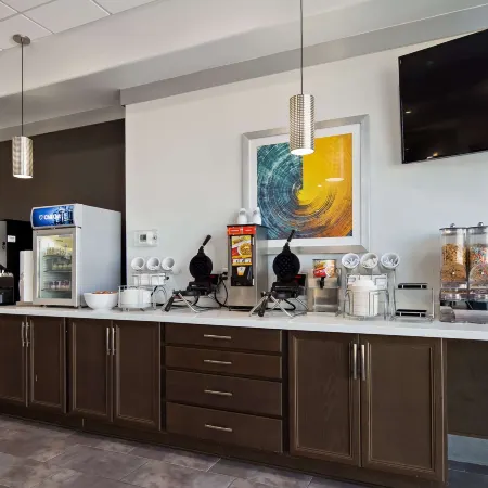 Best Western Plus Roland Inn  Suites Отели рядом с достопримечательностью «AT&T Центр»