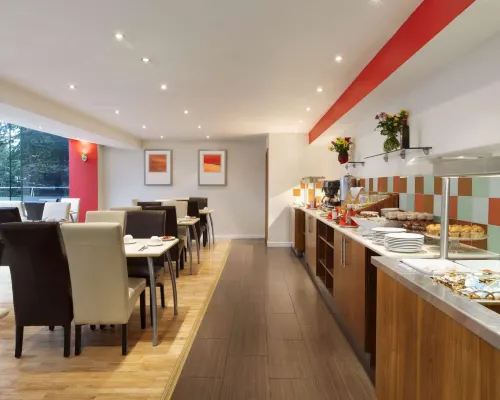 Ramada by Wyndham Hounslow - Heathrow East Featured Photos