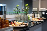 Radisson Hotel Zurich Airport - breakfast
