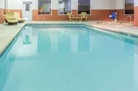 Super 8 by Wyndham Roseburg - Pools